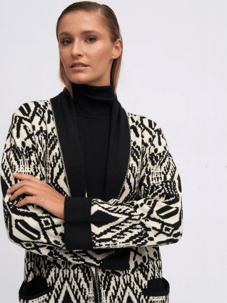 Leria 3/4 Knitted Cardi in Black and Off-White Geometric Ethnic Print Tinta and Bariloche online Australia Shop Tinta Bariloche shorts, dresses, tops online. Signature of Double Bay Fashion Tinta and Bariloche Online