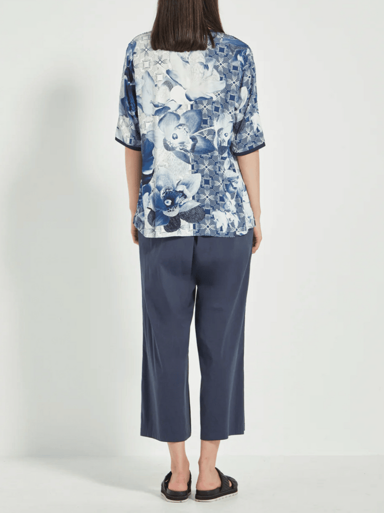 VERGE Relaxed Fit Macy Top in Blue Floral Print Verge Stockist Online Australia Signature of Double Bay Mature Fashion Acrobat Flattering