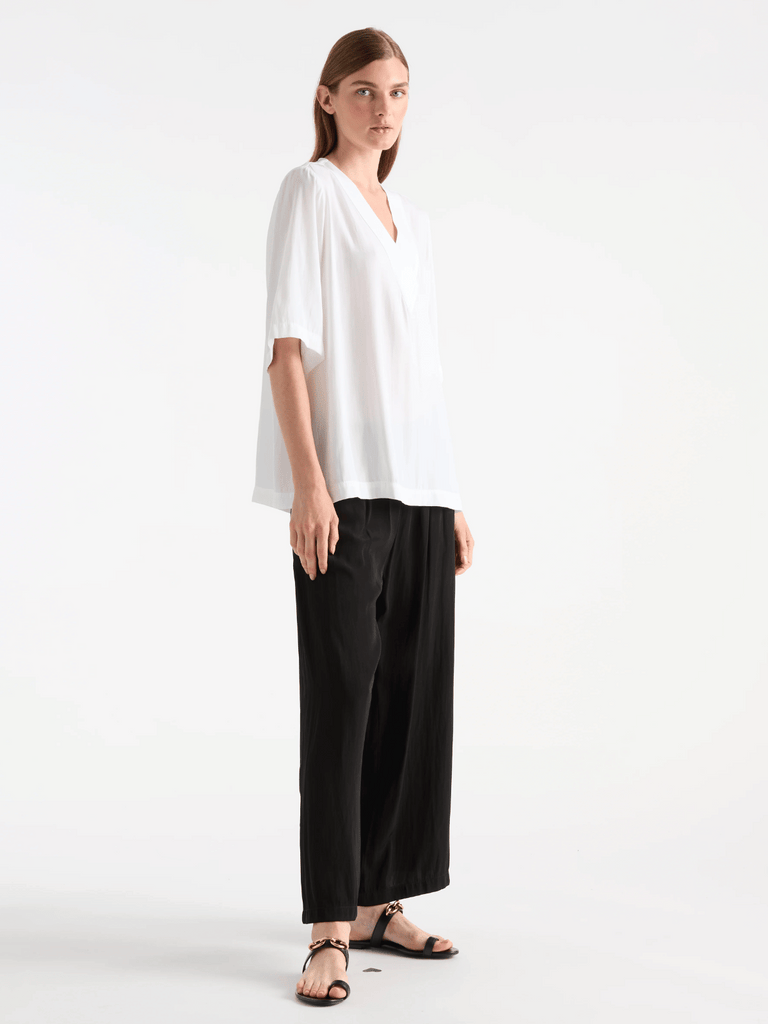 Mela Purdie V Neck Short Sleeve Venice Plaza Top in White 8253 Mela Purdie Stockist Online Australia Signature of Double Bay Tops Dresses Elegant Clothing