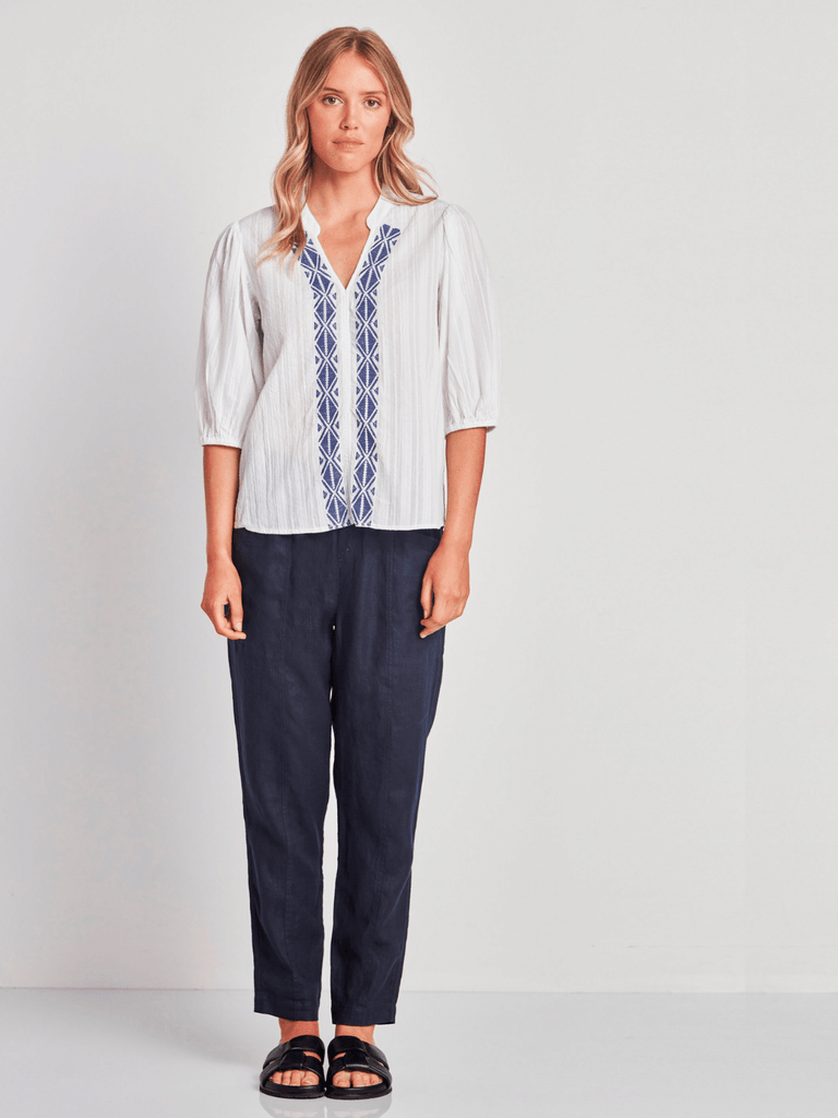 VERGE Taylor Pant in Ink Navy Linen 8715 Verge Stockist Online Australia Signature of Double Bay Mature Fashion Acrobat Flattering