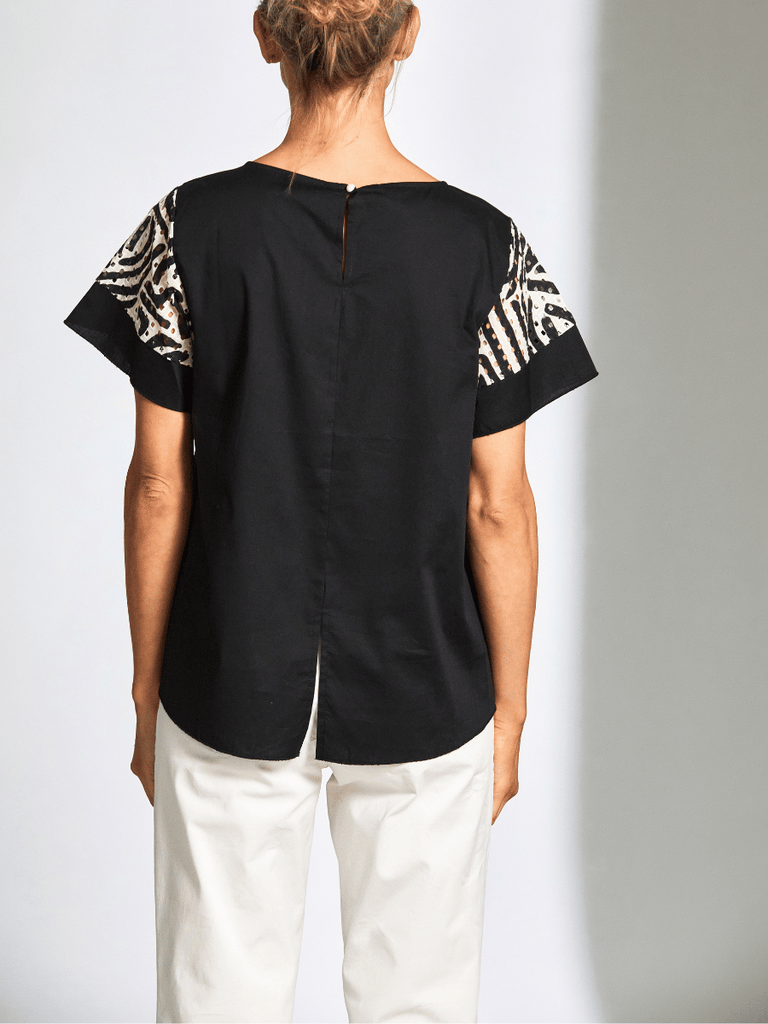 Peruzzi Short Sleeve Abstract Print Punch Hole Top in Black and Sand 25133 shop peruzzi, peruzzi fashion, peruzzi stockists, peruzzi stockists australia, peruzzi sydney, peruzzi womens clothing