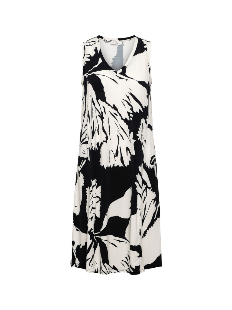 &Co Woman Netherlands Lorena Dress in Black and Cream Floral Print DR207 Online Stockist &co woman travel wear travel clothing online sydney australia lightweight easy care wardrobe essentials