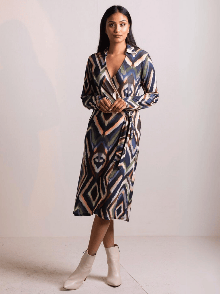 &Co Woman Netherlands V Neck Midi Lessy Dress in Diamond Print Online Stockist &co woman travel wear travel clothing online sydney australia lightweight easy care wardrobe essentials