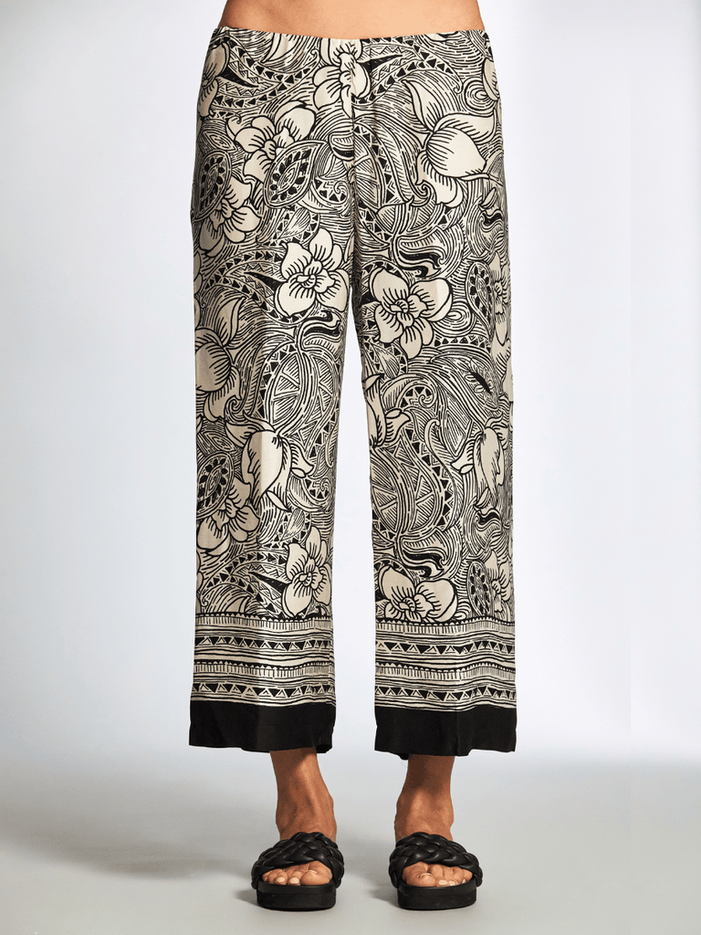 Peruzzi 7/8 Woodblock Print Trousers in Black and Ecru Print S25125 shop peruzzi, peruzzi fashion, peruzzi stockists, peruzzi stockists australia, peruzzi sydney, peruzzi womens clothing