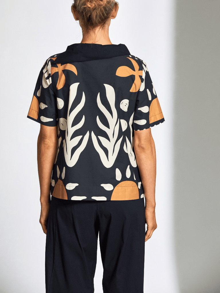 Peruzzi Abstract Print Cotton Top in Navy and Ecru S25114 shop peruzzi, peruzzi fashion, peruzzi stockists, peruzzi stockists australia, peruzzi sydney, peruzzi womens clothing