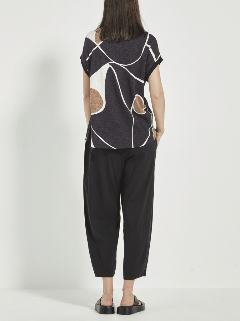VERGE Short Sleeve Relaxed Fit Genesis Top in Black, Brown and White Print 9736 Verge Stockist Online Australia Signature of Double Bay Mature Fashion Acrobat Flattering