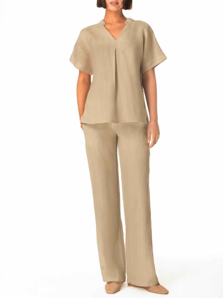 Haris Cotton Solid Wide Leg Linen Pants in Beach Sand. Shop Haris Cotton Australia – Elegant linen clothing and sustainable european women’s fashion at Signature of Double Bay Sydney online and instore. shop natural linen dresses, white linen clothing and summer linen outfits in Sydney