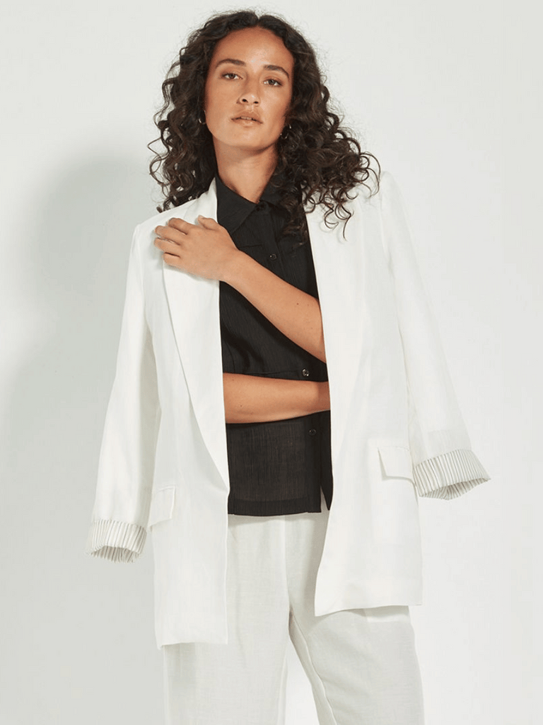 VERGE Longline Linen Yara Blazer in White Verge Stockist Online Australia Signature of Double Bay Mature Fashion Acrobat Flattering