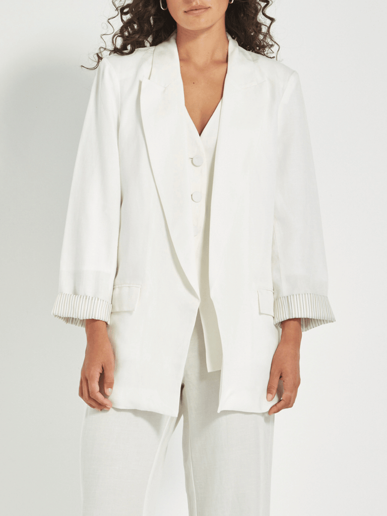 VERGE Longline Linen Yara Blazer in White Verge Stockist Online Australia Signature of Double Bay Mature Fashion Acrobat Flattering
