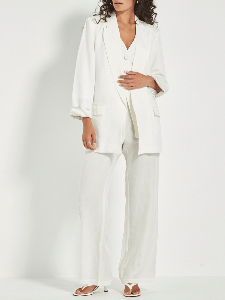 VERGE Longline Linen Yara Blazer in White Verge Stockist Online Australia Signature of Double Bay Mature Fashion Acrobat Flattering
