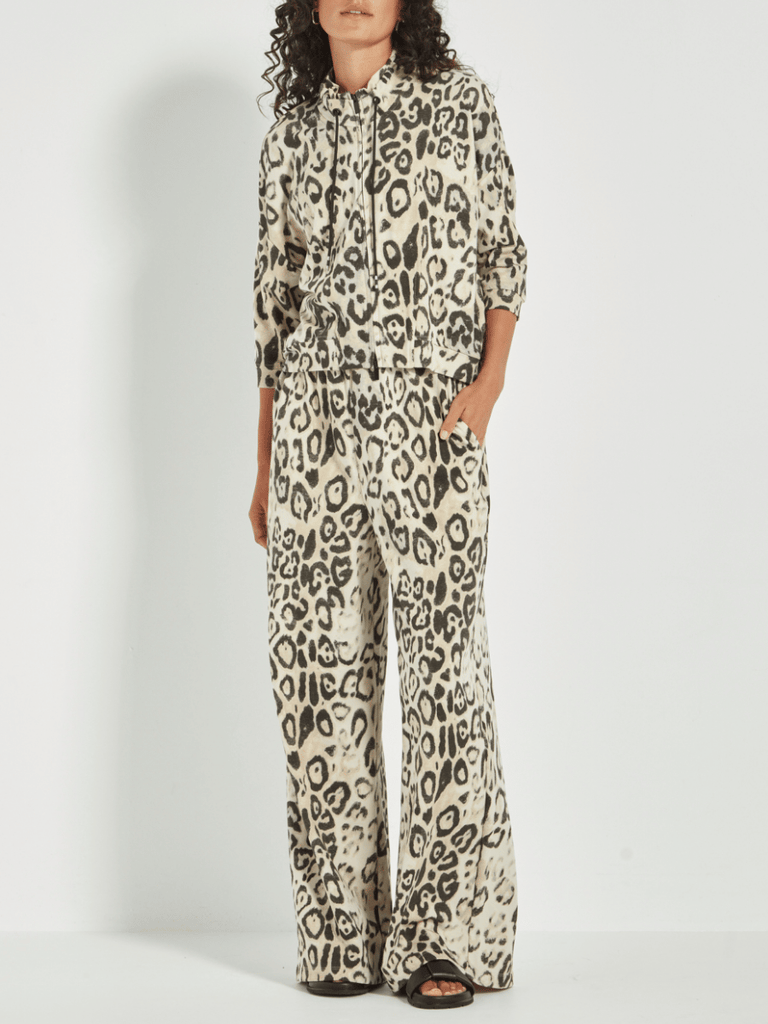 VERGE 3/4 Sleeve Relaxed Fit Suave Jacket in Animal Print Verge Stockist Online Australia Signature of Double Bay Mature Fashion Acrobat Flattering