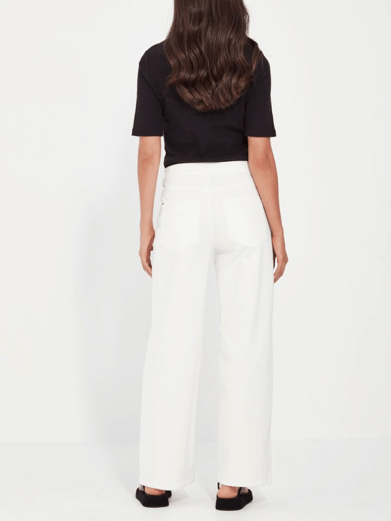 VERGE Cruise Jean in White 9594XBT Verge Stockist Online Australia Signature of Double Bay Mature Fashion Acrobat Flattering