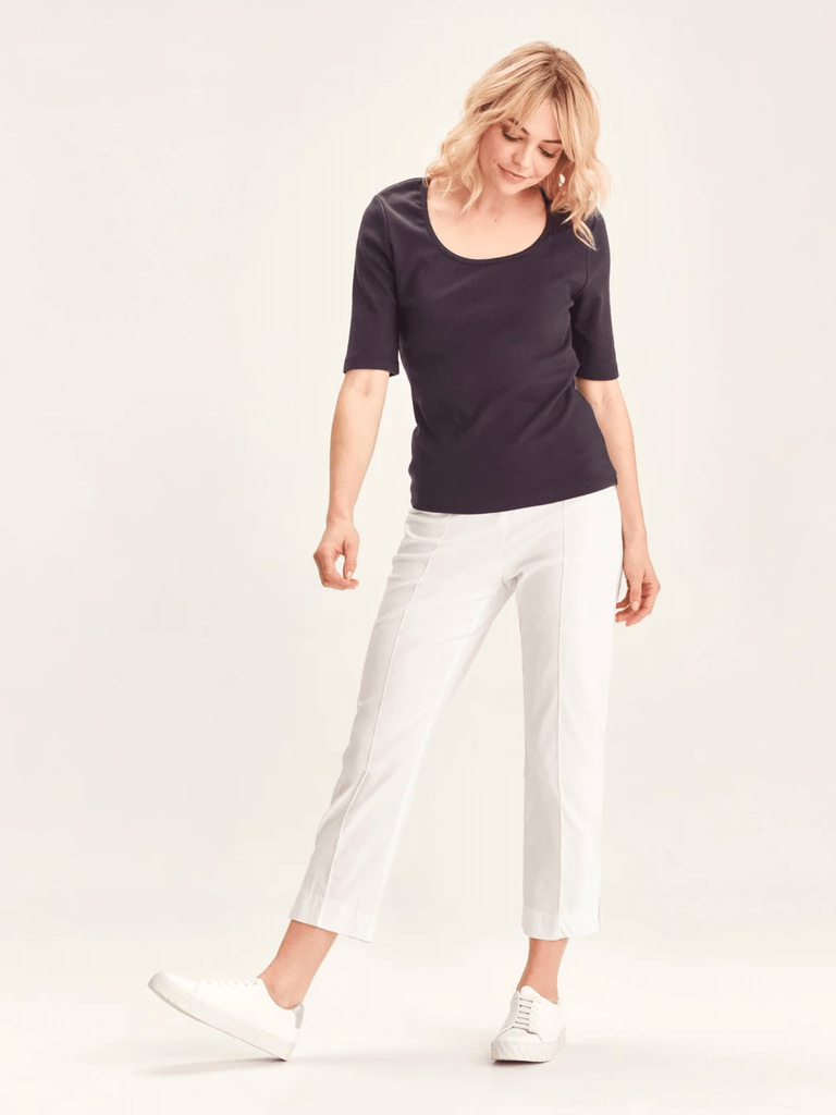 Verge NZ Acrobat 7/8 Pant is a versatile and comfortable wardrobe staple elasticated pull-on waistband all-day comfort Verge Stockist Online Australia Signature of Double Bay