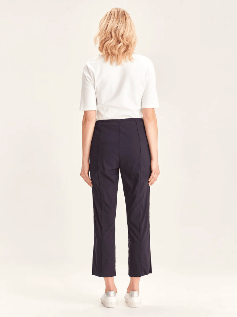 Verge NZ Acrobat 7/8 Pant is a versatile and comfortable wardrobe staple elasticated pull-on waistband all-day comfort Verge Stockist Online Australia Signature of Double Bay