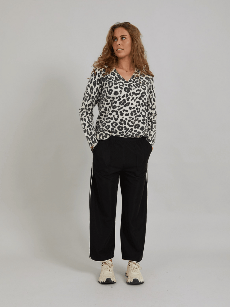 Coster Copenhagen Wide Leg Trousers in Black with White Contrast Piping 3102 Coster Copenhagen Fashion brand official stockist sydney australia sustainable fashion made in denmark office wear womens clothing