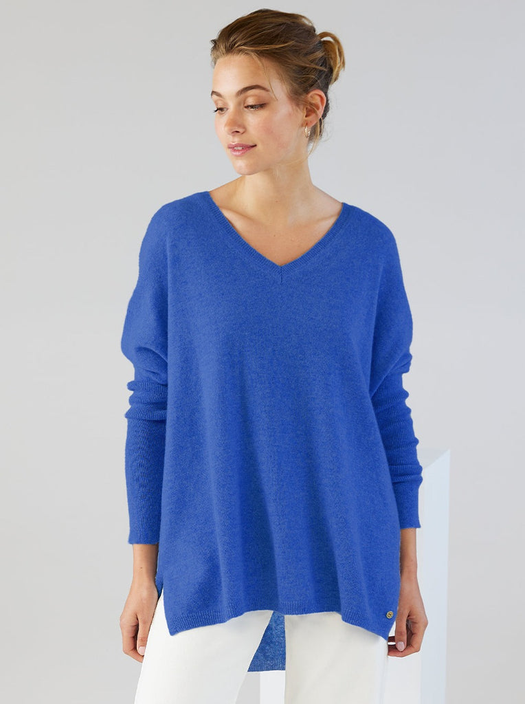 Relaxed V-Neck Boyfriend Sweater Bondi Blue 16100 mia fratino stockist sydney online signature of double bay cashmere knitwear ethical natural fibres sustainable slow fashion sweaters